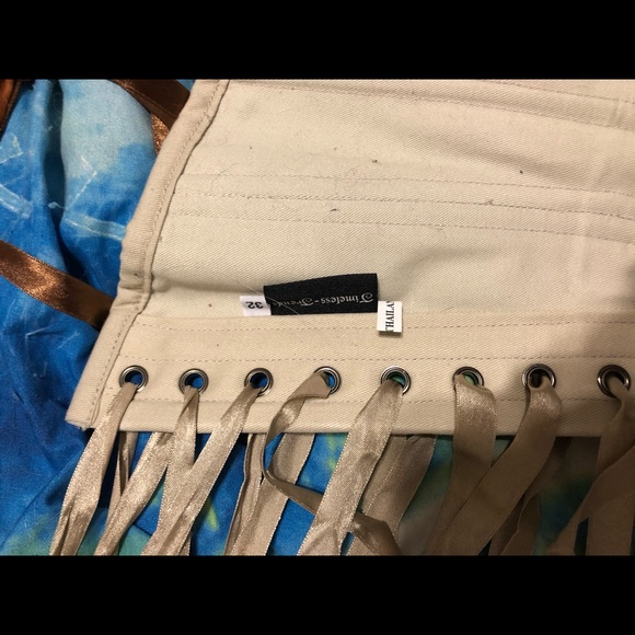 Nude Straight Corset, Gemini Silhouette - Picture 2 of 3